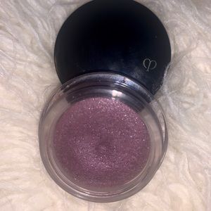 High end cream eyeshadow